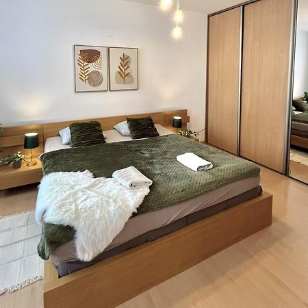 Apartment Tina - Old Town, Ac, Free Private Parking Bratislava Exteriör bild