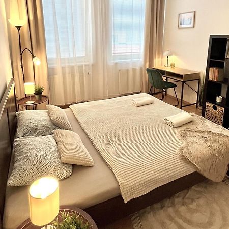 Apartment Tina - Old Town, Ac, Free Private Parking Bratislava Exteriör bild