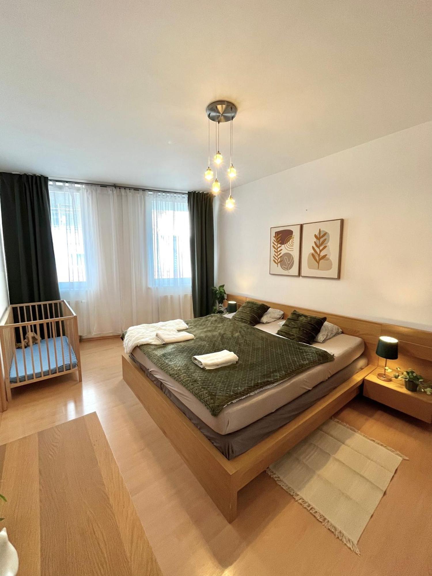 Apartment Tina - Old Town, Ac, Free Private Parking Bratislava Exteriör bild