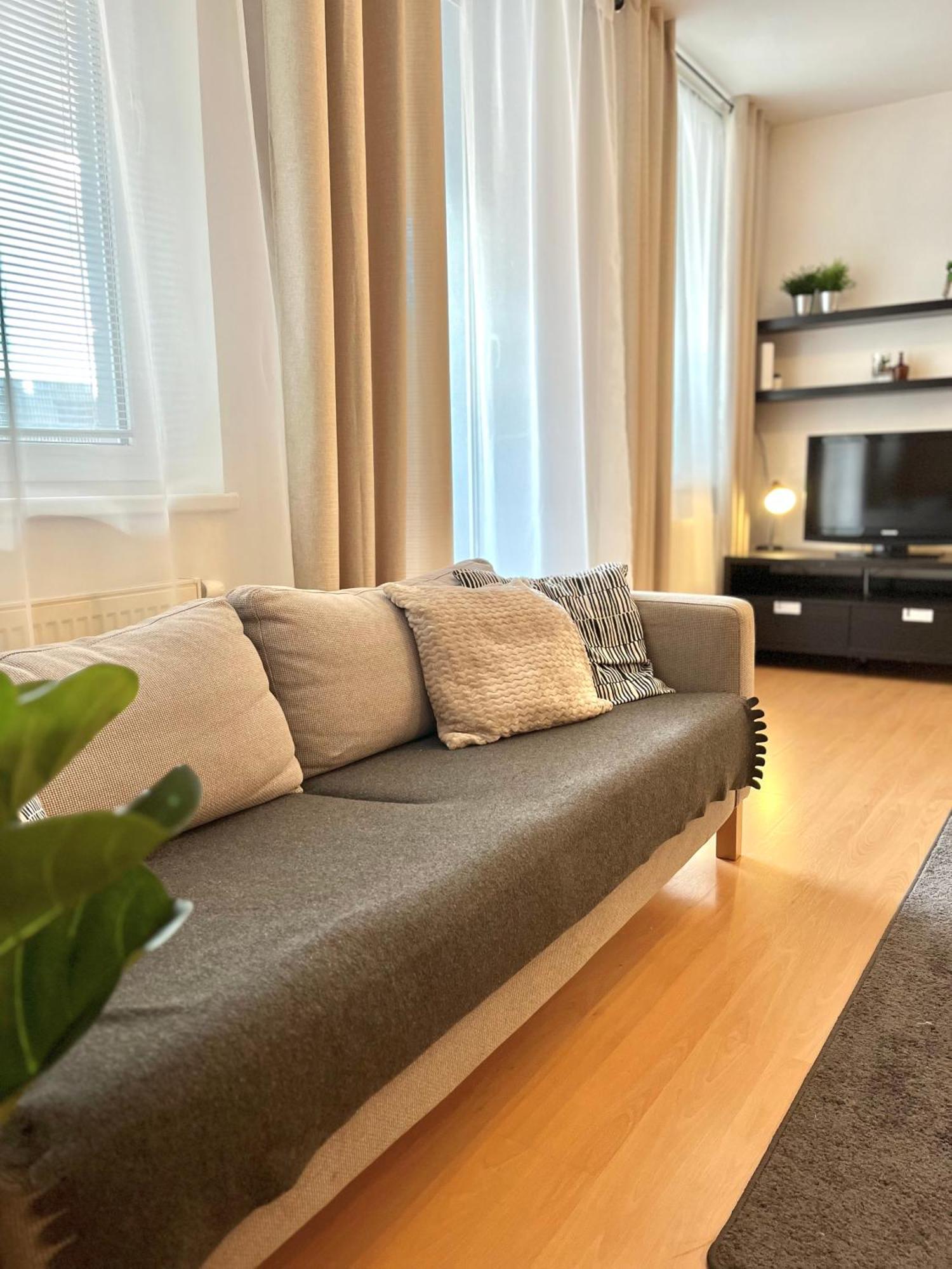 Apartment Tina - Old Town, Ac, Free Private Parking Bratislava Exteriör bild